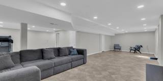 7707 LAKE GLEN Drive Gallery 40