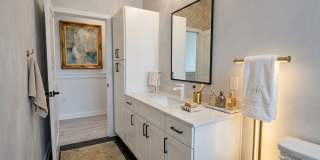 Room in 2 Bedroom Home at Riverside Farms Rd Gallery 10