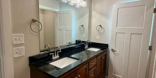 Large 3 Bed, 2 Bath in Beautifully Well-Maintained Neighborhood Gallery 11