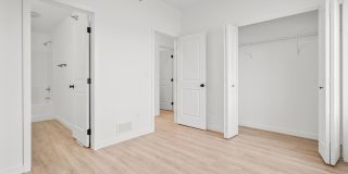 Brand New Condo 3bd 2.5 ba for RENT!! Gallery 7