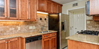 407 E 45th St Apt 210 Gallery 3