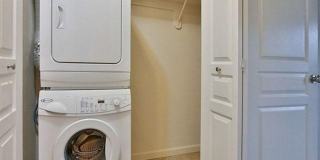 Light & Bright 2 Bed 1 Bath Condo! Gallery 14