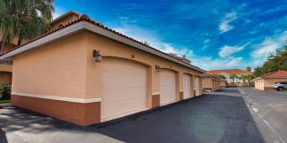 Annual Unfurnished 3rd Floor Condo in L Pavia with Community Pool! Gallery 31