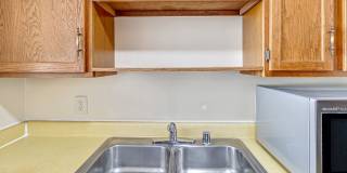 Easy Living Starts Here | 2 Bedroom Lakeside Condo Gallery 14