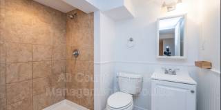 425 S 40th St Gallery 19