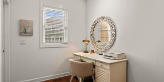 Furnished Pet-Friendly 30-Day Extended Stay Riverfront Condo Gallery 31