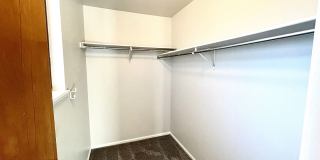 Beautifully updated 3 bedroom 2 bath home in Greeley! Gallery 26