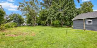 4 Bedroom Remodeled with 2 Stall Detached Garage 4 Bedroom Remodeled with 2 Stall Detached Garage Gallery 6
