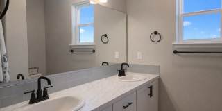 SOUTHRIDGE HOME! Modern Comfort Meets Everyday Convenience! Gallery 14