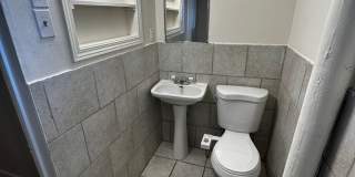 2 Bed / 1 Bath Garden-Level Apartment – Available NOW!! 2 Bed / 1 Bath Garden-Level Apartment – Available NOW!! Gallery 11
