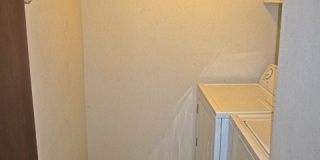Pre-Lease 4 Bedroom 3.5 Bath Townhouse. Gallery 12