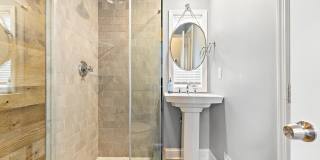 344 Euclid Avenue Gallery 13