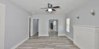Exquisite Remodeled Retreat: 4 Bed, 1 Bath Gem in St. Petersburg Gallery 6