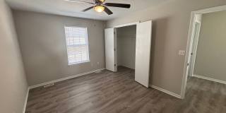 Northern Spacious 4 BDR Duplex Gallery 10