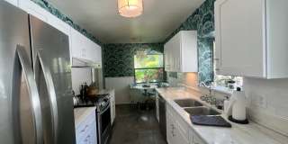 FULLY FURNISHED 2/2 OLD NE BUNGALOW - lease term through March 2027 Gallery 18