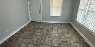 Fully Renovated 2/1 Single Family House Available for Immediate Rent! Gallery 4