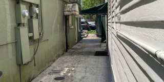 Gorgeous 3BD Apartment above commercial space ON MAPLE ST Gallery 13