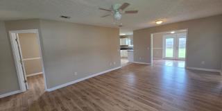 Cozy 3Bed/2Ba Home, Centrally Located w/Access to Shopping, Dining & Tyndall AFB! *SPECIAL: 1/2 OFF 1st Month's Rent!* + *Military Incentive!* Gallery 4
