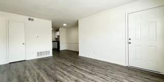 Collinwood South Apartments Gallery 24