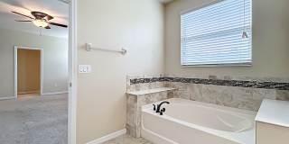 !!!NOW AVAILABLE!!! Beautiful 4-Bedroom PET FRIENDLY Home for Rent in RANDAL PARK! Gallery 70