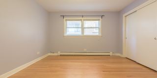 5942 W Addison Street Gallery 13