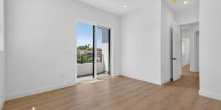 150 N Carondelet St Gallery 28