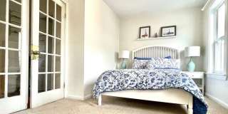 Cozy and Sunlit 1 bed 1 Bath! Gallery 9