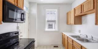 Spacious 3 Bedroom, 1.5 Bathroom with large Porch and Backyard Gallery 11