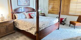 Seasonal/short term 3/2 renovated Ritz Carlton beauty with long water views Gallery 47