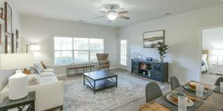 Henley at Mirror Lake Gallery 11