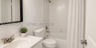 6886 N Kendall Dr Gallery 2