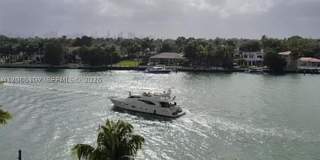 5880 Collins Ave Gallery 7