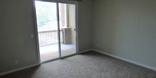 SOUTHPARK, BEAUTIFUL UPDATES, NEW BLACK GRANITE COUNTERS, NEW CARPET, STAINLESS APPLIANCES, GARAGE! Gallery 9