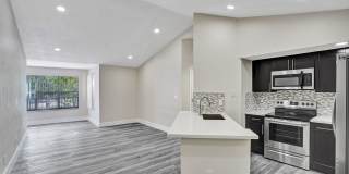 2BED/1BATH renovated apartment ready to MOVE IN! Gallery 27