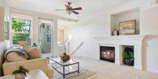 Gorgeous 2 Bed 2 Bath Dublin Townhome with Amenities! Centrally Located! Gallery 8