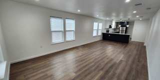 MODERN DECORATED HOUSE | 4 BEDROOM | 2 BATH | COVERED PATIO | CASITA WITH KITCHEN, BATH & LAUNDRY Gallery 4