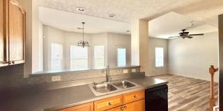 Beautifully Renovated 3 Bedroom 2.5 Bath Townhome with Garage! Pet Friendly! Gallery 35