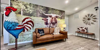 NEW Farmhouse Retreat Rustic decor and Cozy vibes! Gallery 8
