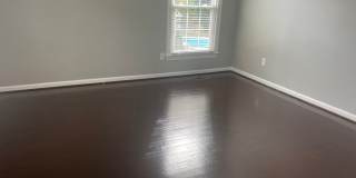 Spacious 4 Bedroom near Guilford College Gallery 4