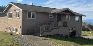 Spacious Home and Community Beach Access and Pet Friendly!! Gallery 1
