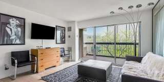 Cozy 1-Bedroom Condo in Crown Center | Compact Living Near Union Station Gallery 1