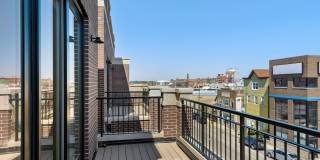Pet Friendly 3 Bed 2 Bath Condo Quality Apartment with Private Roof Deck in Roscoe Village Gallery 10