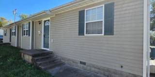 2 bed, 1 bath duplex! Gallery 1