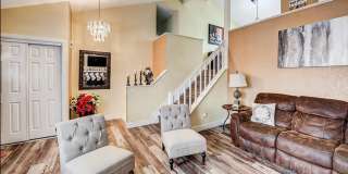 Huge room in a large shared home, private bathroom, great neighborhood, friendly roommates! Gallery 84