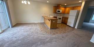 Spacious 2 bed/2.5 bath with bonus room townhome off Road 68 Gallery 6
