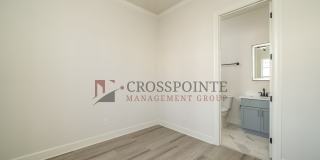 Luxury 3 bedroom, 3.5 Bath, 2 Car Garage Townhome- Fully Furnished! Gallery 5