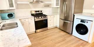 Stylishly Updated 2BR Townhome Near City Park Denver Gallery 5