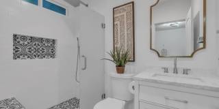 1006 N Crescent Heights Blvd Gallery 22