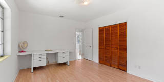 1725 N Lakeside Drive Gallery 14