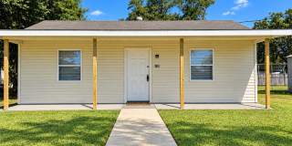 1 BR, 1 BA Home on a Private Lot in Sulphur, LA Gallery 1